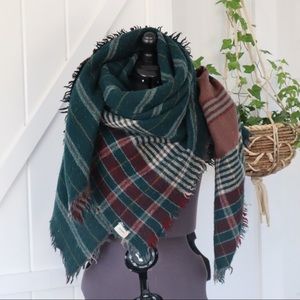 Wilfred large plaid hunter green/burgundy reversible blanket scarf